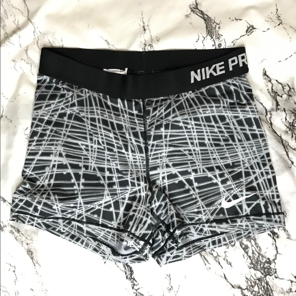 Nike Pro 3” Shorts - White/Black Pattern